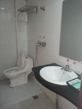 Wuhan Tianlun Holiday Hotel 外观 照片